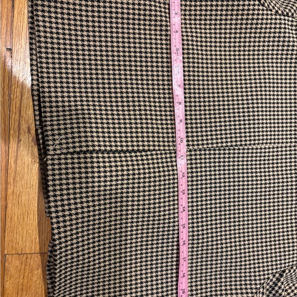 House of Harlow Houndstooth
Cropped Blazer - Picture 8 of 9
